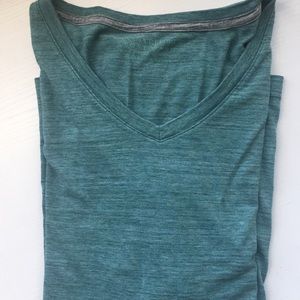 Banana Republic Mens Soft-Wash V-Neck T-Shirt